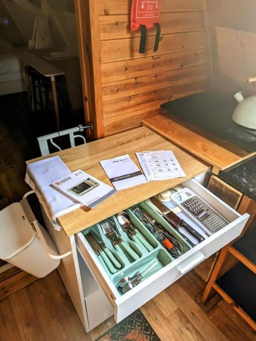Robin Nest - Cosy Shepherd'S Hut Hideaway Callington Екстер'єр фото
